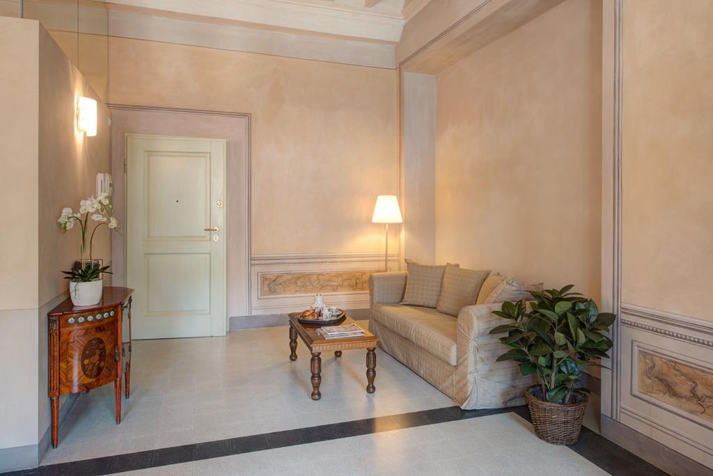 Palazzo Piazza Mazzini Pescia Quarto foto